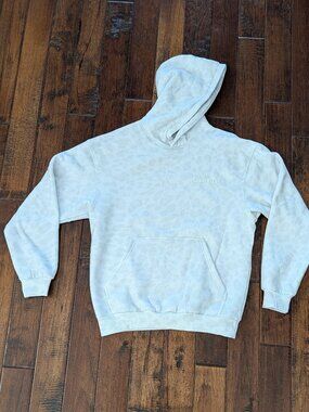 *NEW* Comfrt Minimalist Hoodie Snow Leopard Size SMALL